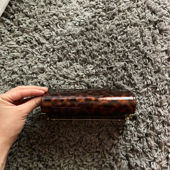 SOLD❗️Tory Burch sunglasses case - Picture 4 of 7